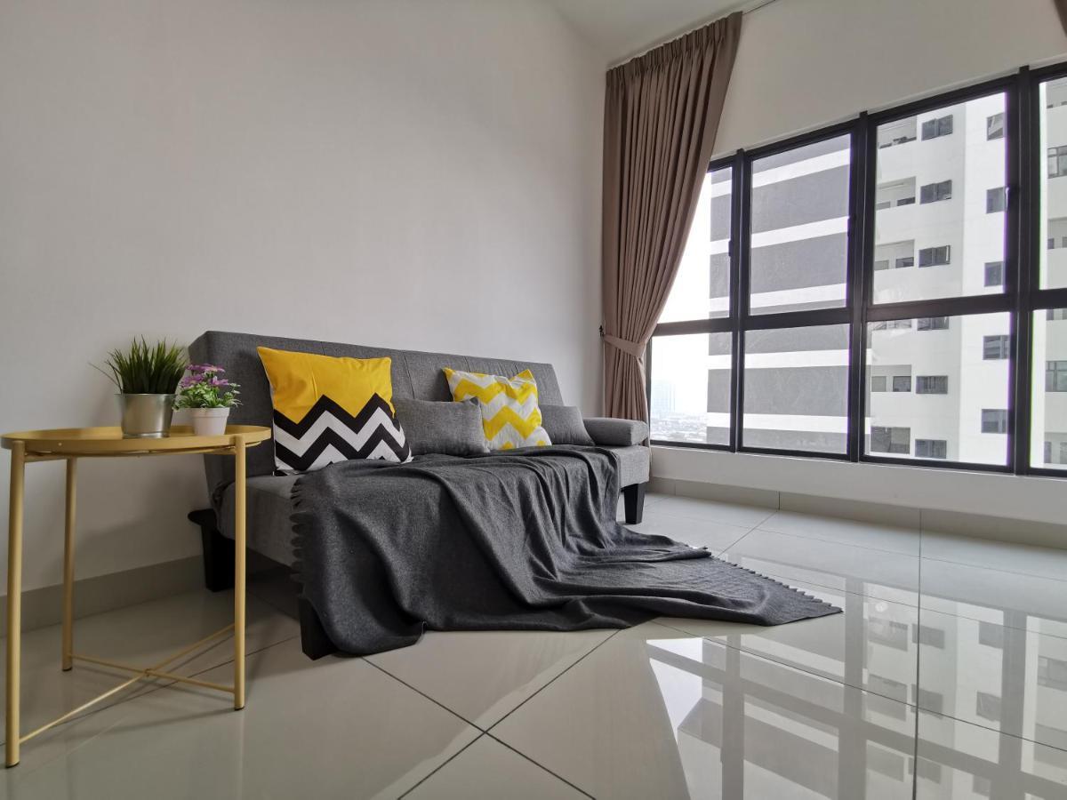 1 Traders Garden 1Br Pool View With Hispeed Internet Netflix Lejlighed Cheras Eksteriør billede